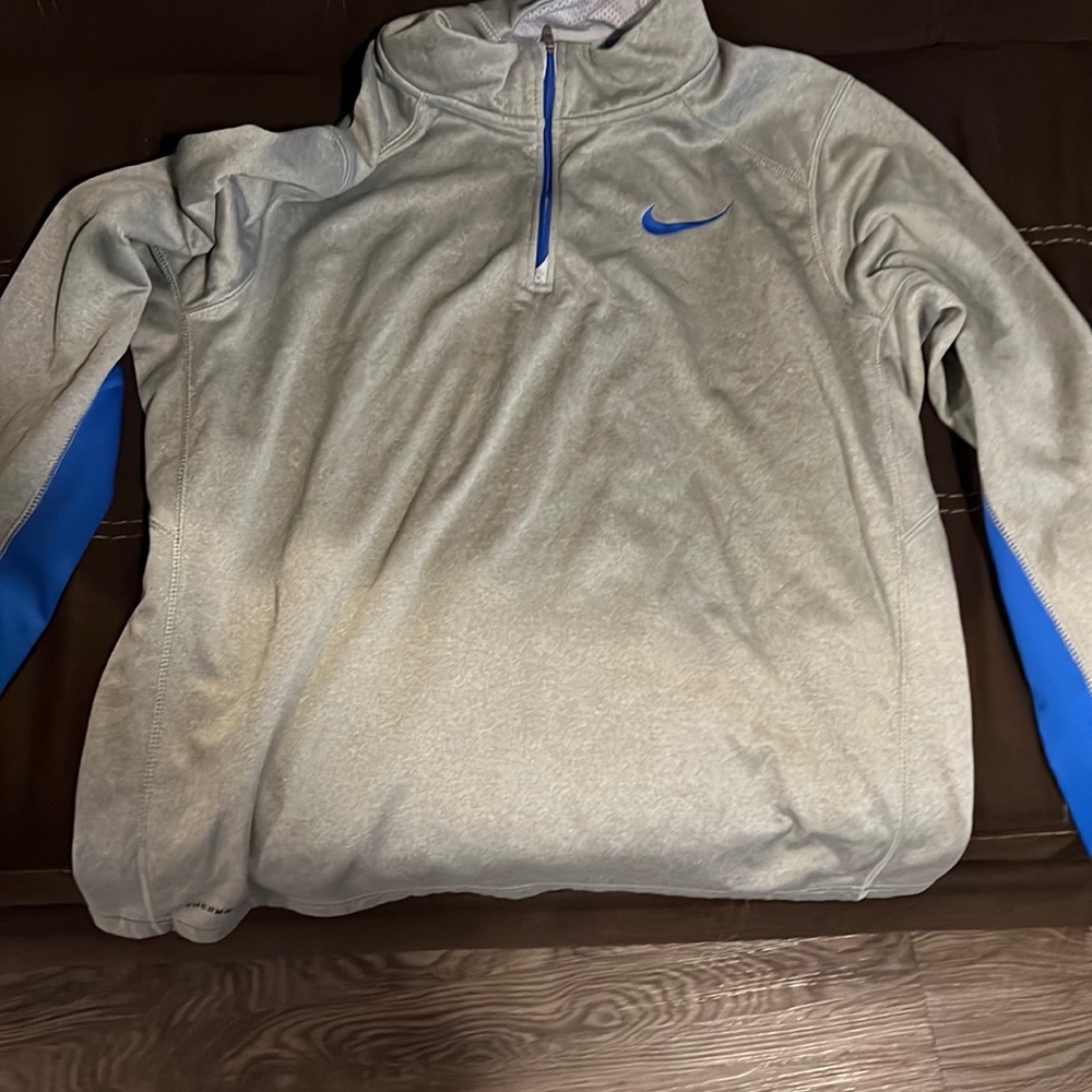 Nike sweatshirt